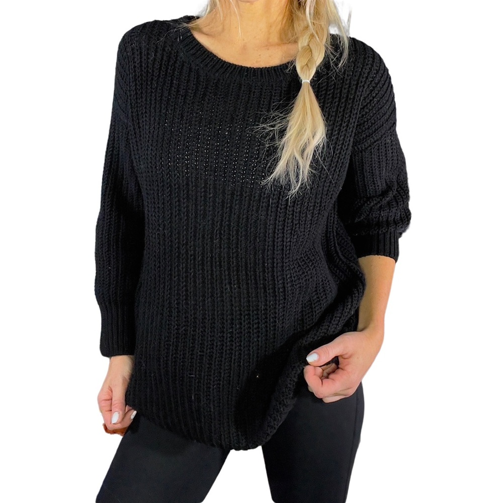 Black Chunky Knit Crewneck Sweater w/ 3/4th Sleeves